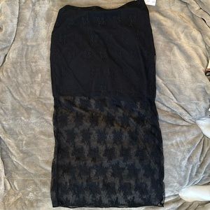 Lace Midi Skirt - Size: Petite small